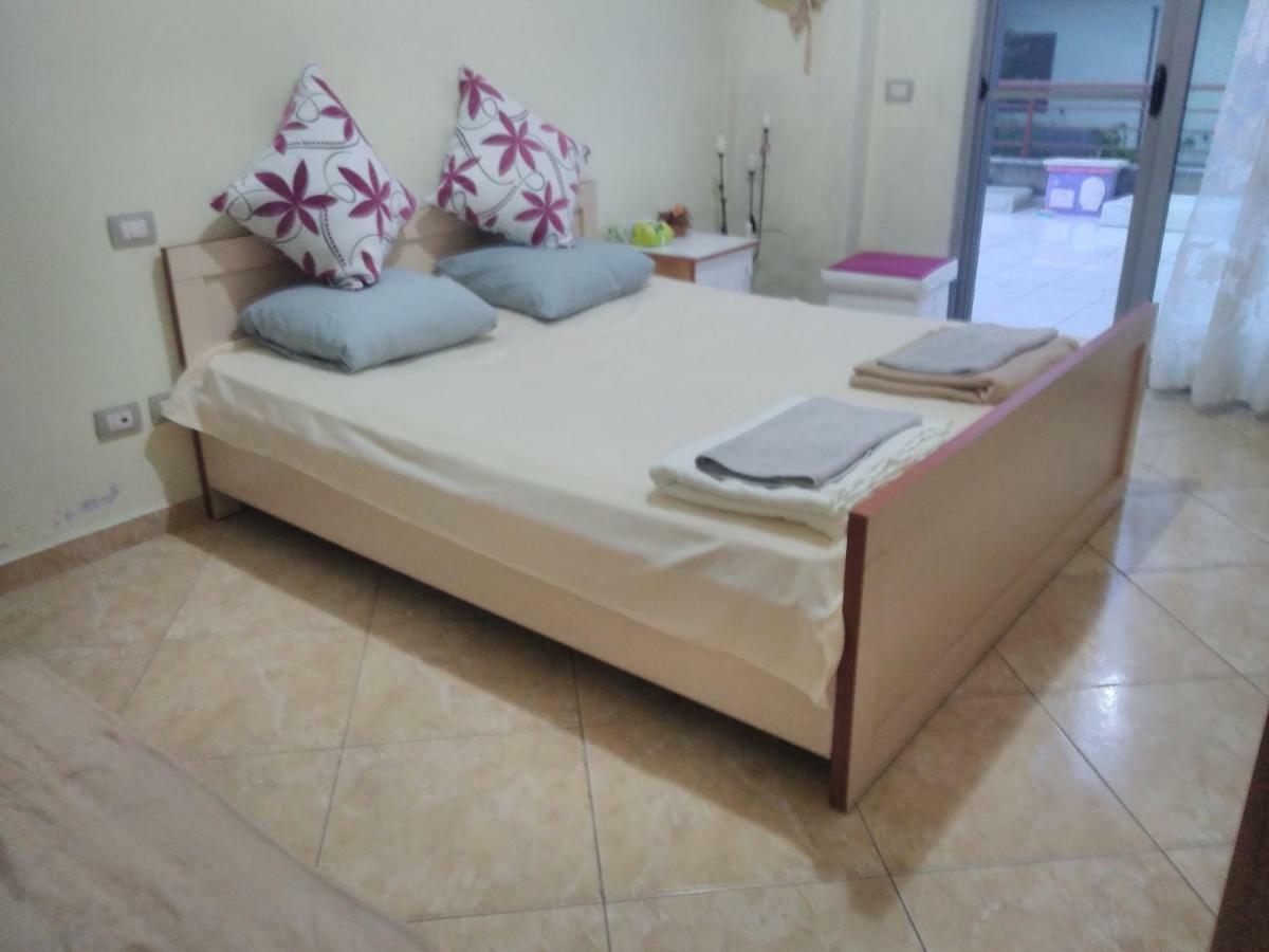 Queen Hostel Dıraç Dış mekan fotoğraf
